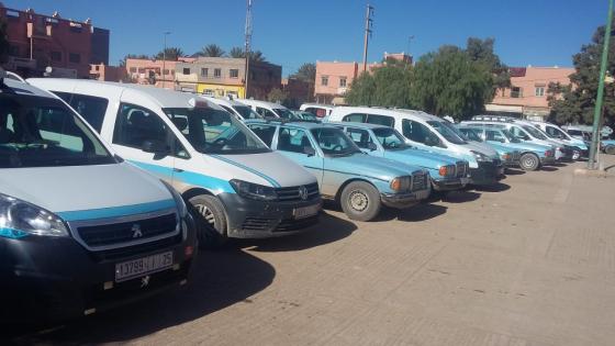 التوقيع على محضر مشترك خلال لقاء بين سلطات كلميمة وممثلي المكتب الإقليمي لسيارات الأجرة الصنف الاول