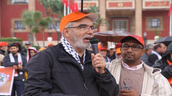 خلال الوقفة الاحتجاجية ..الأمين العام يدعو الحكومة إلى مراجعة سياستها ومقاربتها في الحوار الاجتماعي