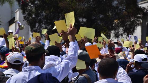 تنسيق نقابي في قطاع التعليم يرفض العبث بحقوق الأساتذة الذين فرض عليهم التعاقد ويساند نضالاتهم المشروعة